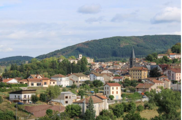 Vue d'ensemble de St Just en Chevalet Commune de St Just en chevalet